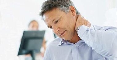 dzemdes kakla osteohondrozes simptomi ir kakla sāpes