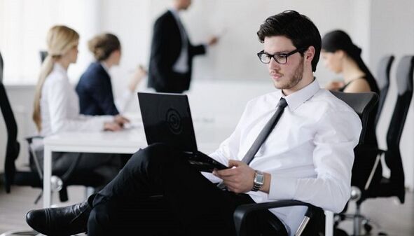 sēdošs darbs kā jostas daļas osteohondrozes cēlonis