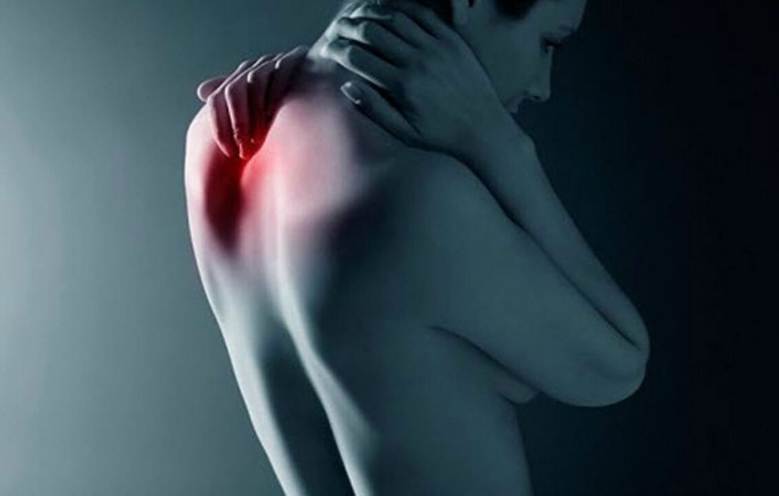 sāpes zem kreisās lāpstiņas no muguras